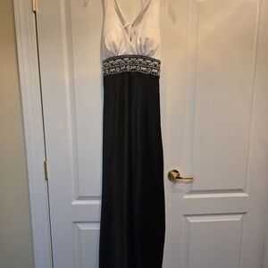 Elegant Black and White Maxi Dress